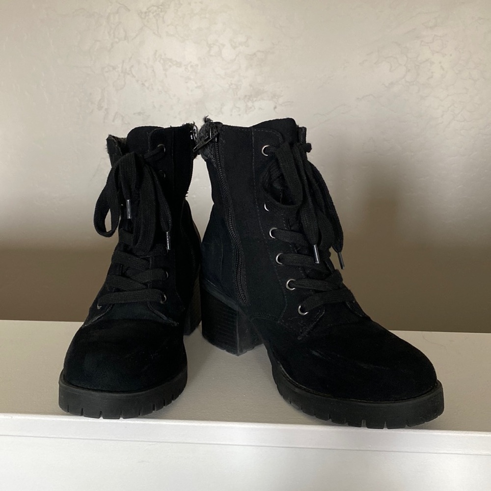 Universal Thread Bootie